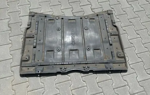 Nissan Leaf I (ZE0) Trunk boot underbody cover/under tray 748N23NF0A
