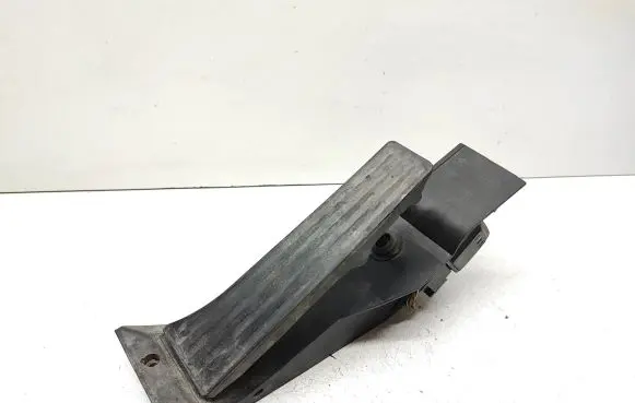 BMW 7 E65 E66 Accelerator throttle pedal 6752614
