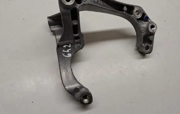 Porsche Macan (95B) A/C compressor mount bracket 06M260885M 9A726088510