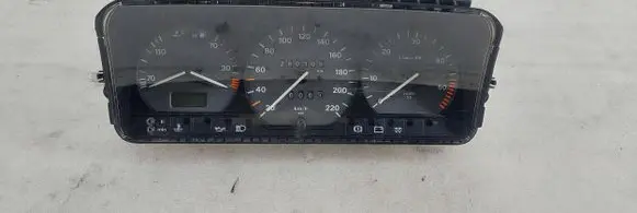 Volkswagen PASSAT B4 Speedometer (instrument cluster) 81117788