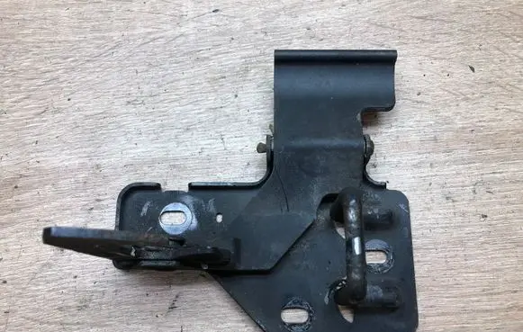Volkswagen Touareg I Engine bonnet/hood lock/latch loop/hook 6Q0823480B