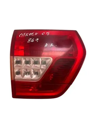 Tailgate rear/tail lights