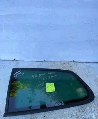 Volkswagen PASSAT B6 Rear door window glass 43R001108