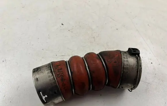 BMW 6 F12 F13 Intercooler hose/pipe 7805401