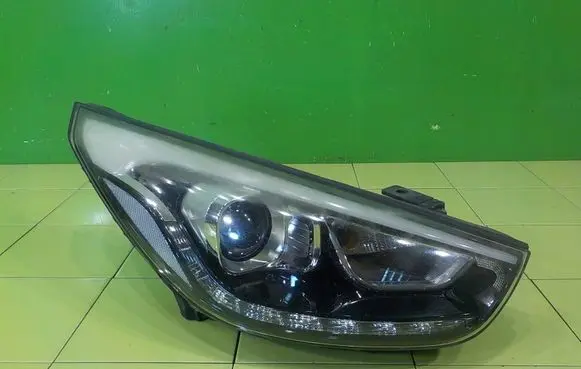 Hyundai ix35 Headlight/headlamp PRZOD