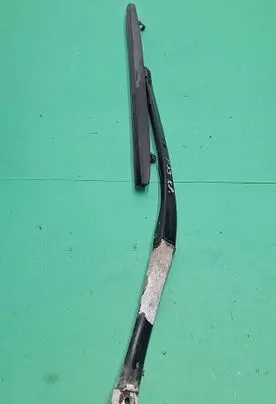 BMW 5 E39 Front wiper blade arm