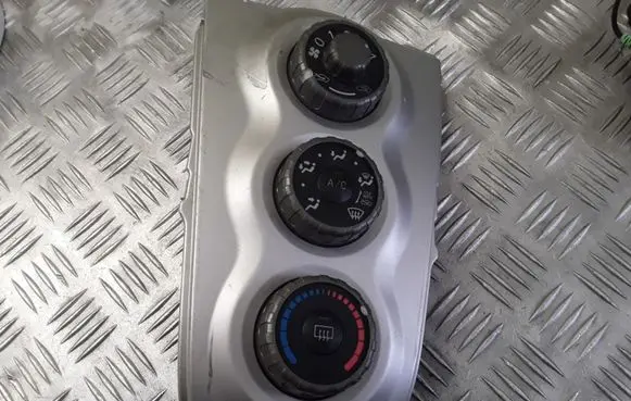 Toyota Yaris Climate control unit 554060D190