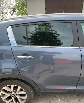 KIA Sportage Rear door 