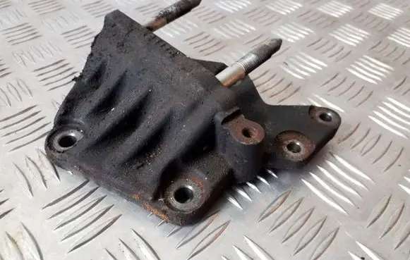 Mitsubishi ASX Engine mounting bracket