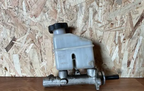 Hyundai i30 Master brake cylinder