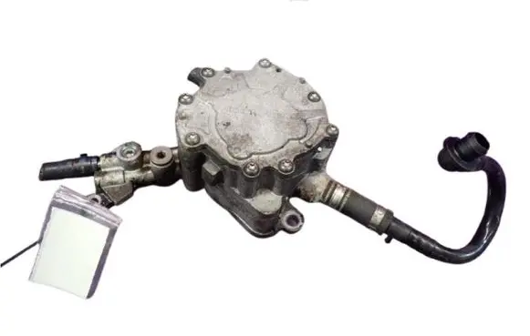 Volkswagen Golf VII Vacuum pump 