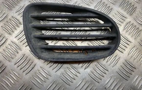 Mitsubishi Carisma Front bumper lower grill MR153416 MR153546
