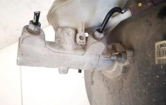 Peugeot 307 Master brake cylinder 22495179