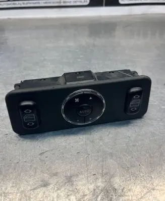 Mercedes-Benz ML W163 Electric window control switch A1638200326