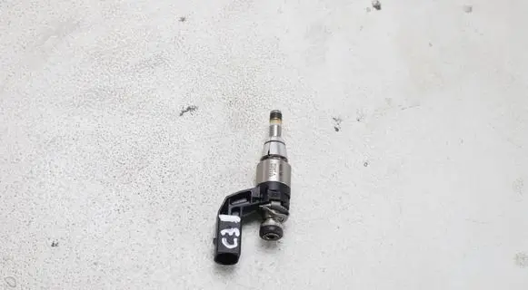 Volkswagen PASSAT B7 Fuel injector 03C906036J