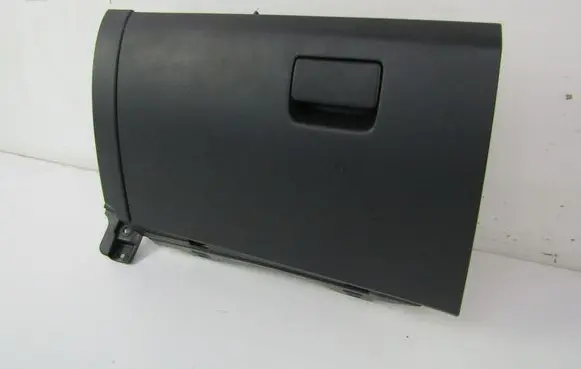 Mazda 6 Glove box 