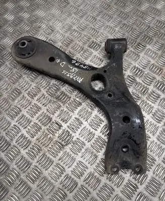 Toyota Avensis T270 Front lower control arm/wishbone 