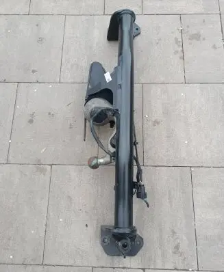 BMW X1 U11 Tow bar set 