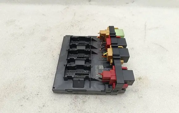 Volkswagen Touran II Comfort/convenience module 5K0937084F WK50282B BCMP03