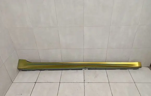 BMW M5 F90 Sill 8064744