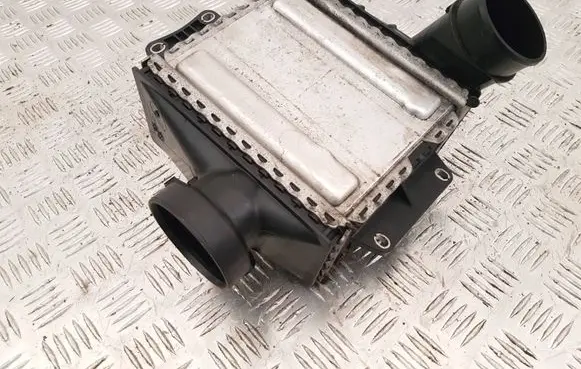Mercedes-Benz C W205 Intercooler radiator A6510900314