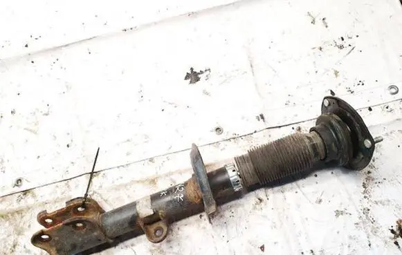 KIA Sorento Front shock absorber/damper g8407l