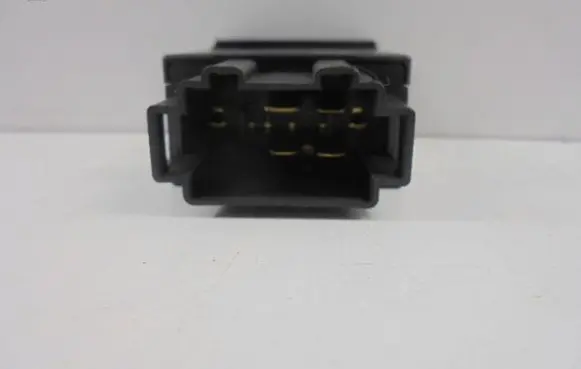 Skoda Octavia Mk2 (1Z) Fuel tank opening switch 1U0959833C