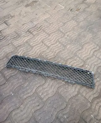 Jaguar XF X250 Front bumper lower grill 8X2317K945 8X23BBBK