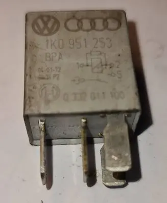 Volkswagen Caddy Other relay 1K0951253 0332011100