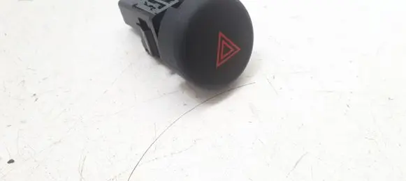 Nissan Juke I F15 Hazard light switch 06019 2227K1