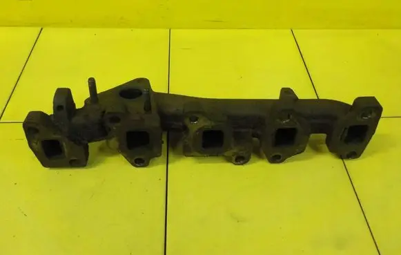 Opel Corsa E Exhaust manifold 55249434