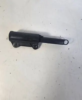Toyota Prius (NHW20) Glovebox shock absorber 