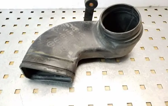 Hyundai Tucson JM Air intake duct part 282112E200