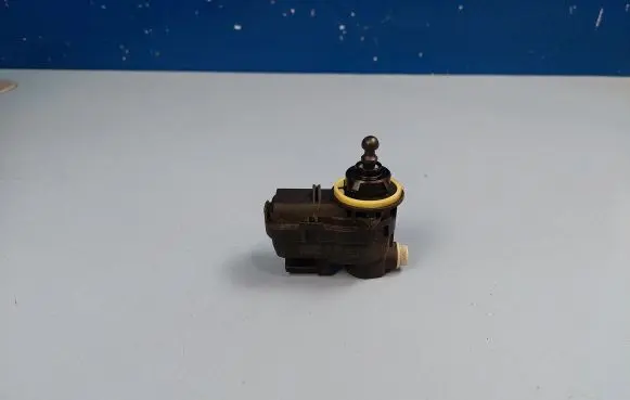 Toyota C-HR I Headlight level adjustment motor 90013783