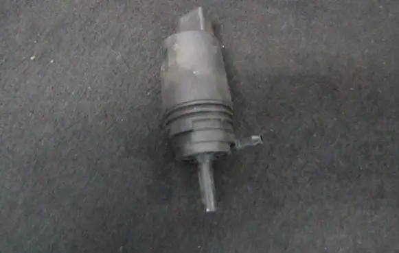 BMW 5 E39 Windscreen/windshield washer pump 67128377613 67.12-8377613