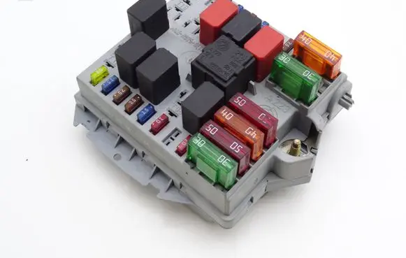 Alfa Romeo 147 Fuse module 46558759