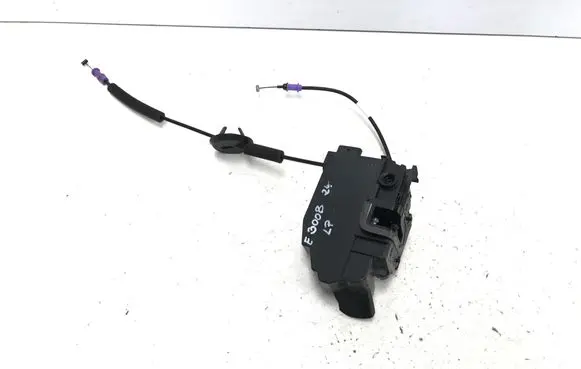 Peugeot 3008 III Front door lock 9843340580