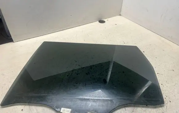 Nissan X-Trail T30 Rear door window glass 43R007953