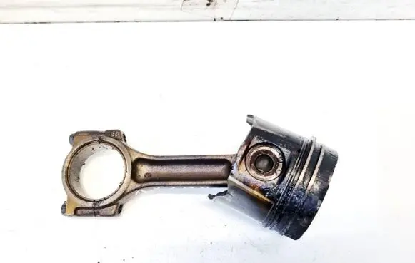 Nissan Primera Piston with connecting rod