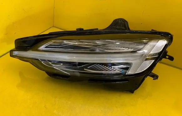 Volvo V60 Headlight/headlamp 32314148