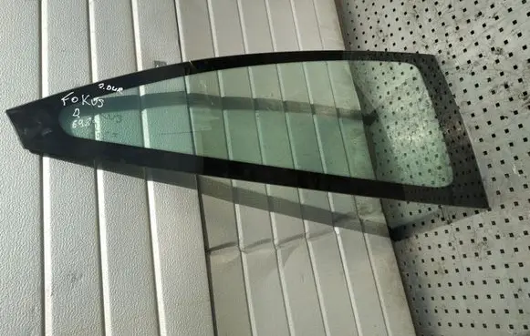 Ford Focus Rear side window