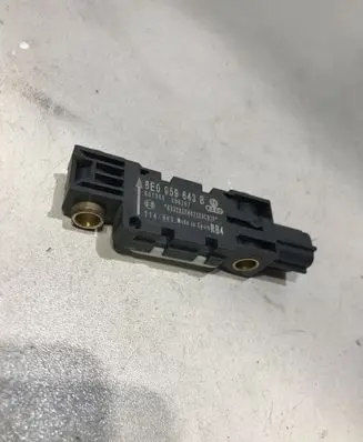 Audi A4 S4 B7 8E 8H Airbag deployment crash/impact sensor 8E0959643B