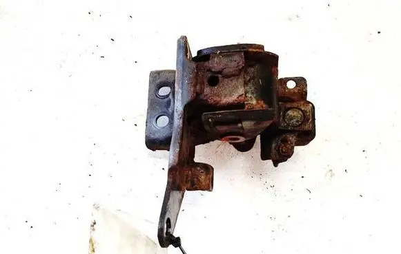 Toyota Corolla E120 E130 Engine mount bracket 