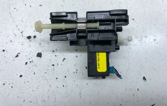 Opel Zafira B Headlight level adjustment motor 0307853306