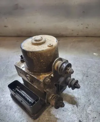 Skoda Octavia Mk2 (1Z) ABS Pump 1K0907379Q 00005305F3 10096003553