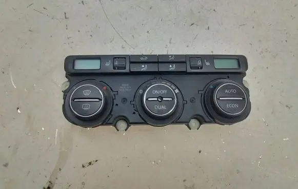 Volkswagen PASSAT B6 Climate control unit 74677532V