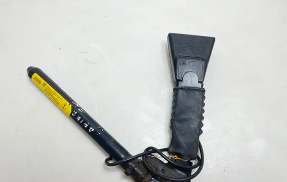 Opel Zafira A Front seatbelt buckle 24469053 031109