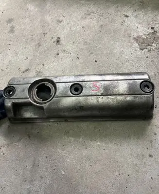 Volkswagen Golf III Rocker cam cover 030103475Q