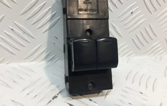 Nissan Micra Electric window control switch 3618