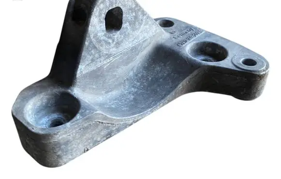 Volkswagen Transporter - Caravelle T5 Engine mounting bracket 7H0199207B